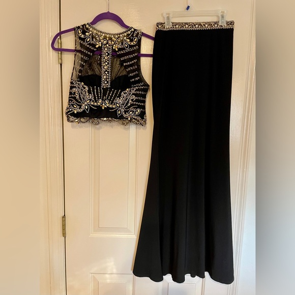 Black and gold 2 piece prom dress. Size 0! - Picture 4 of 8